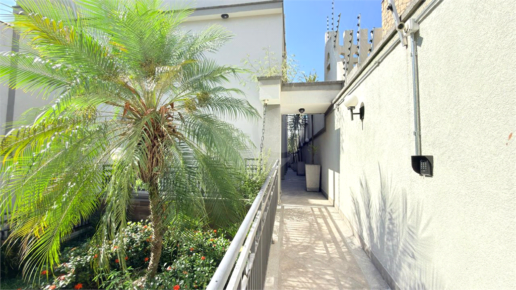 Sobrado em Condominio Fechado - Rua Copacabana - 2 suites - 2 vagas - Espaço gourmet no pavimento superior