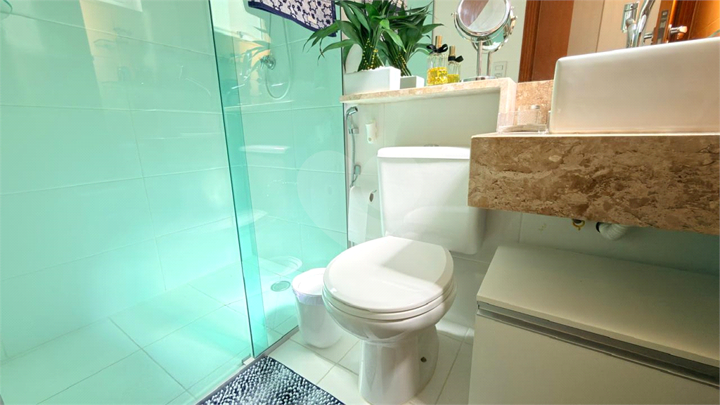 Sobrado em Condominio Fechado - Rua Copacabana - 2 suites - 2 vagas - Espaço gourmet no pavimento superior