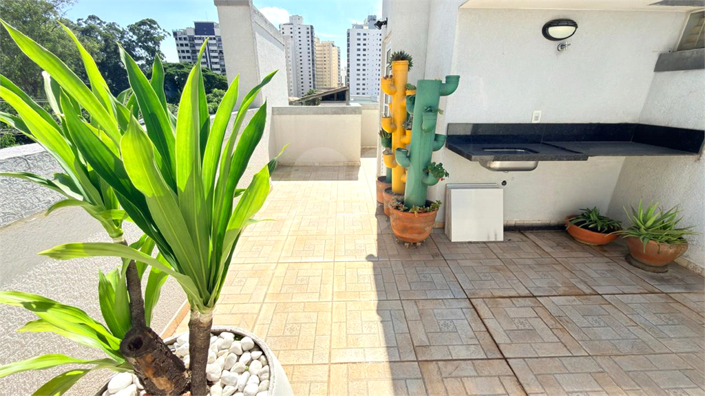 Sobrado em Condominio Fechado - Rua Copacabana - 2 suites - 2 vagas - Espaço gourmet no pavimento superior