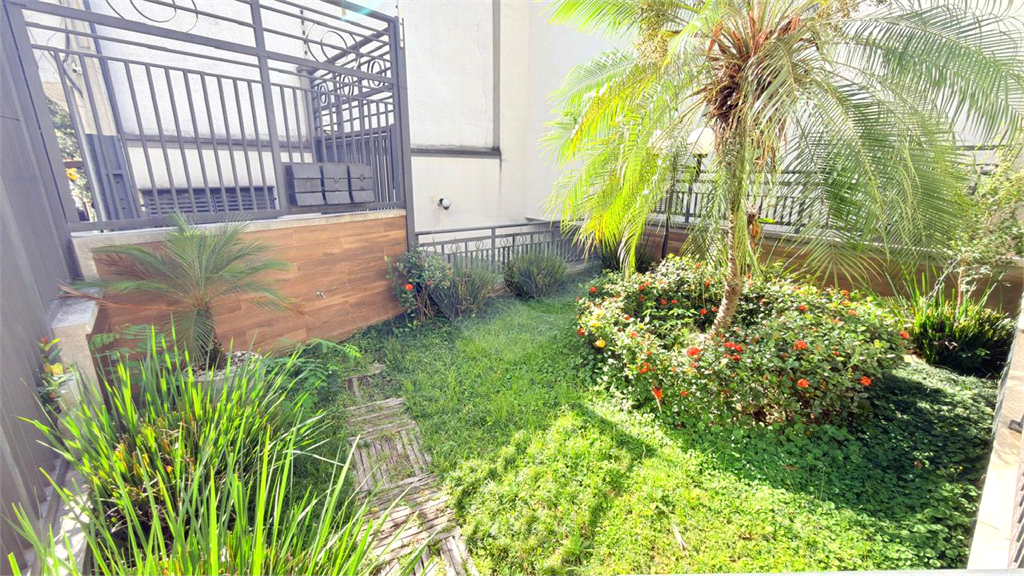 Sobrado em Condominio Fechado - Rua Copacabana - 2 suites - 2 vagas - Espaço gourmet no pavimento superior