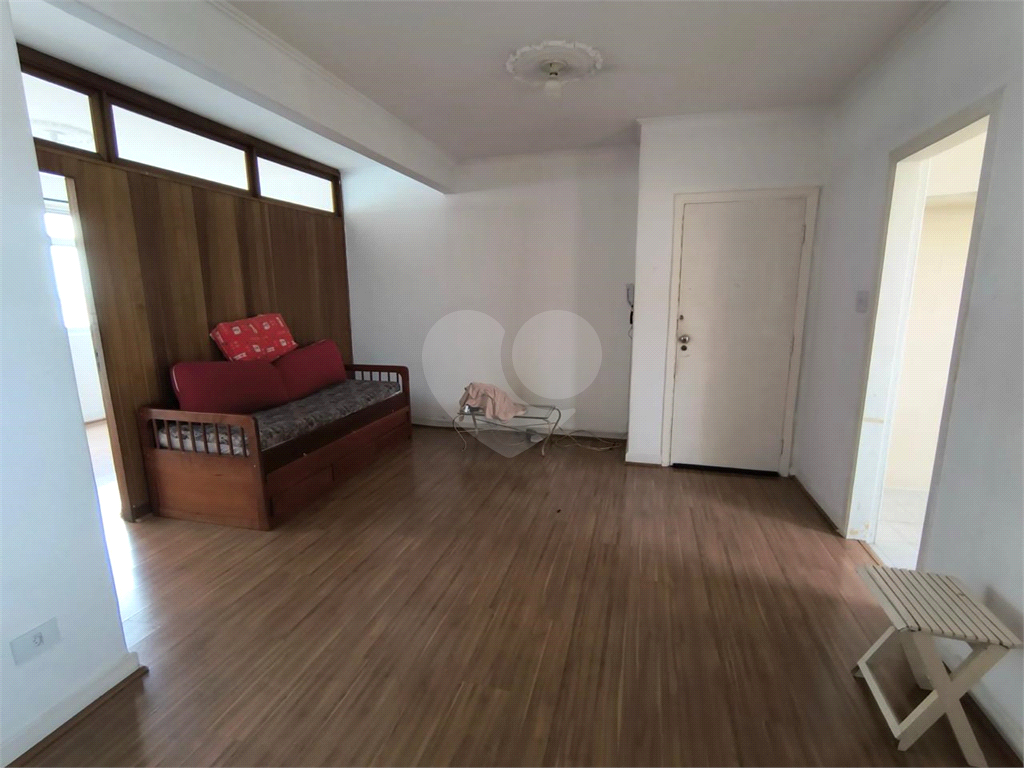 APARTAMENTO em SANTA CECÍLIA