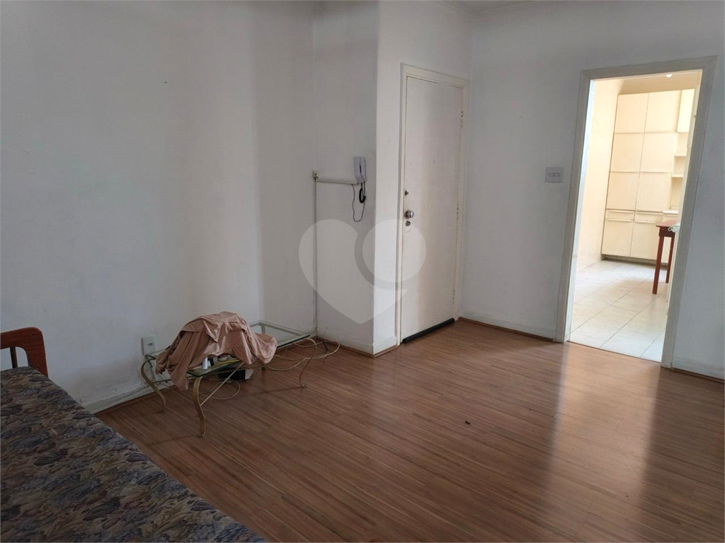 APARTAMENTO em SANTA CECÍLIA