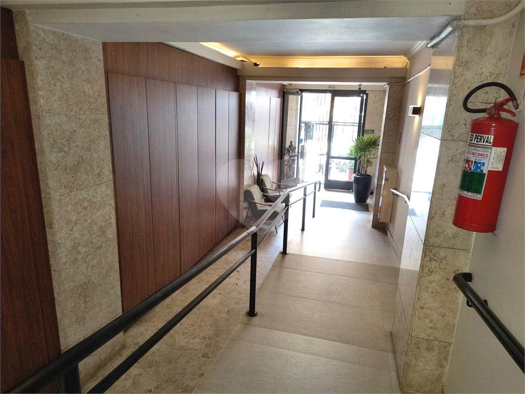 APARTAMENTO em SANTA CECÍLIA