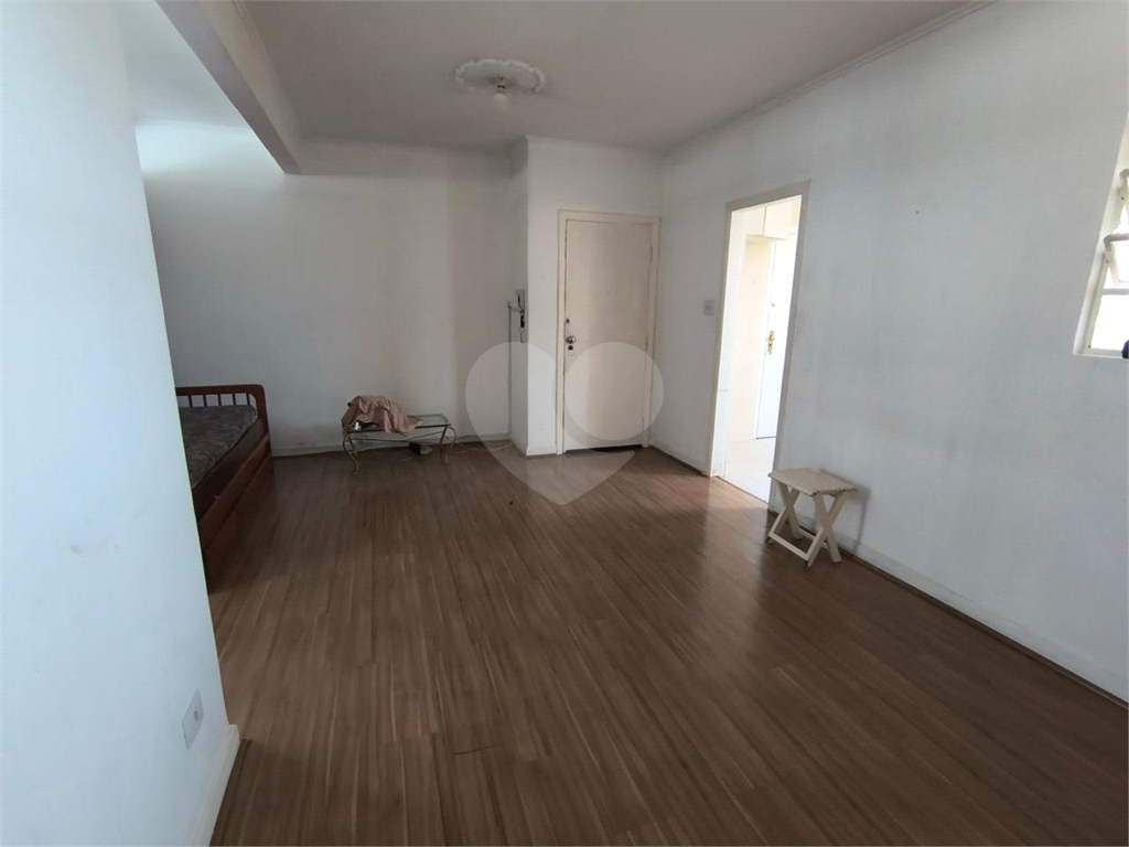 APARTAMENTO em SANTA CECÍLIA