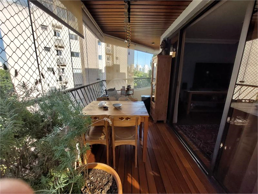 APTO 4 QUARTOS 3 SUITE + 3 VAGAS