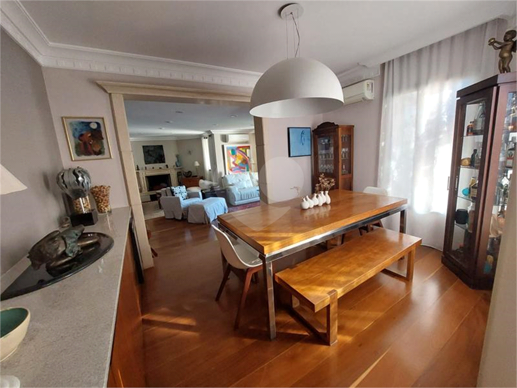 APTO 4 QUARTOS 3 SUITE + 3 VAGAS