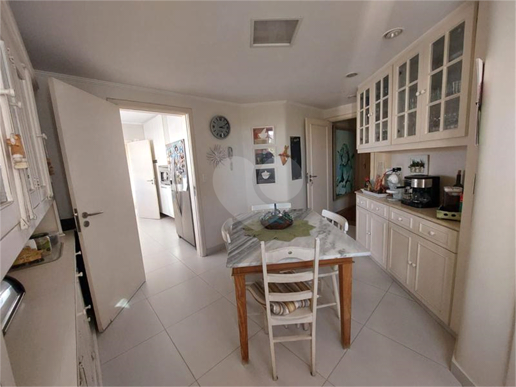 APTO 4 QUARTOS 3 SUITE + 3 VAGAS