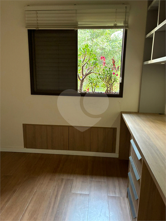 APARTAMENTO REFORMADO COM 2 QUARTOS SENDO 1 SUITE PROXIMO A ESTAÇÃO SANTA CRUZ