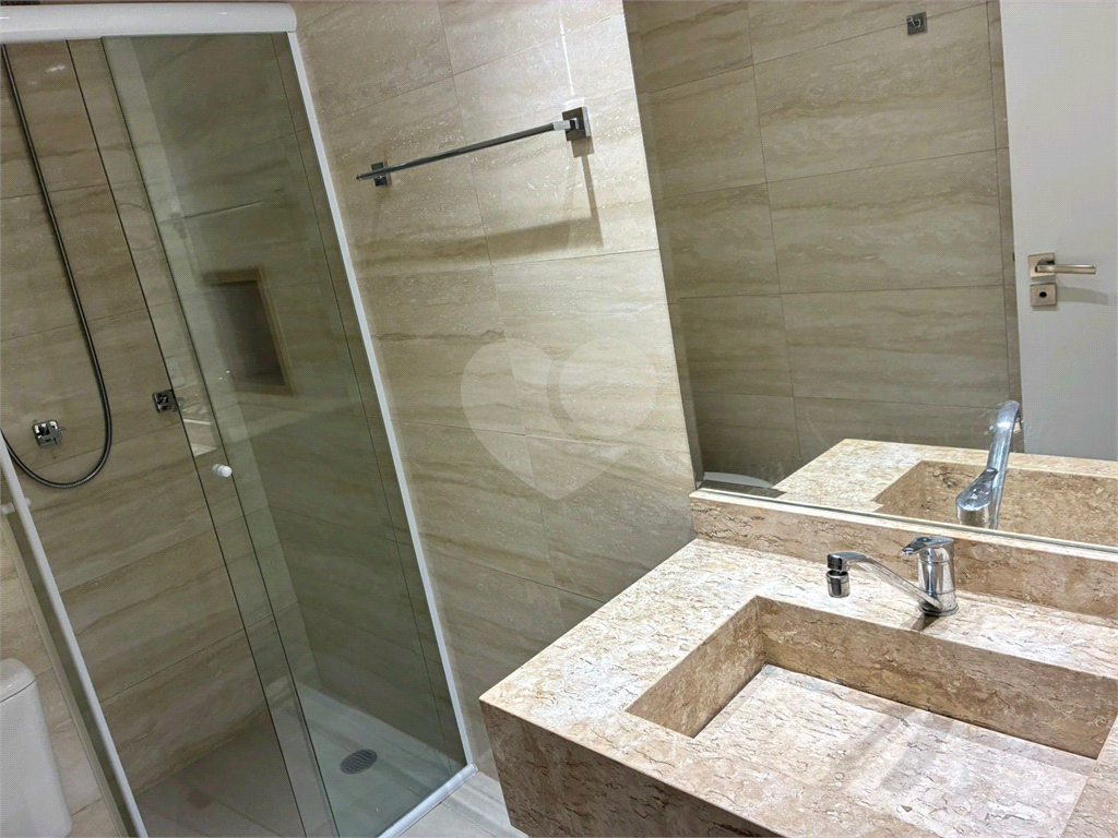 APARTAMENTO REFORMADO COM 2 QUARTOS SENDO 1 SUITE PROXIMO A ESTAÇÃO SANTA CRUZ