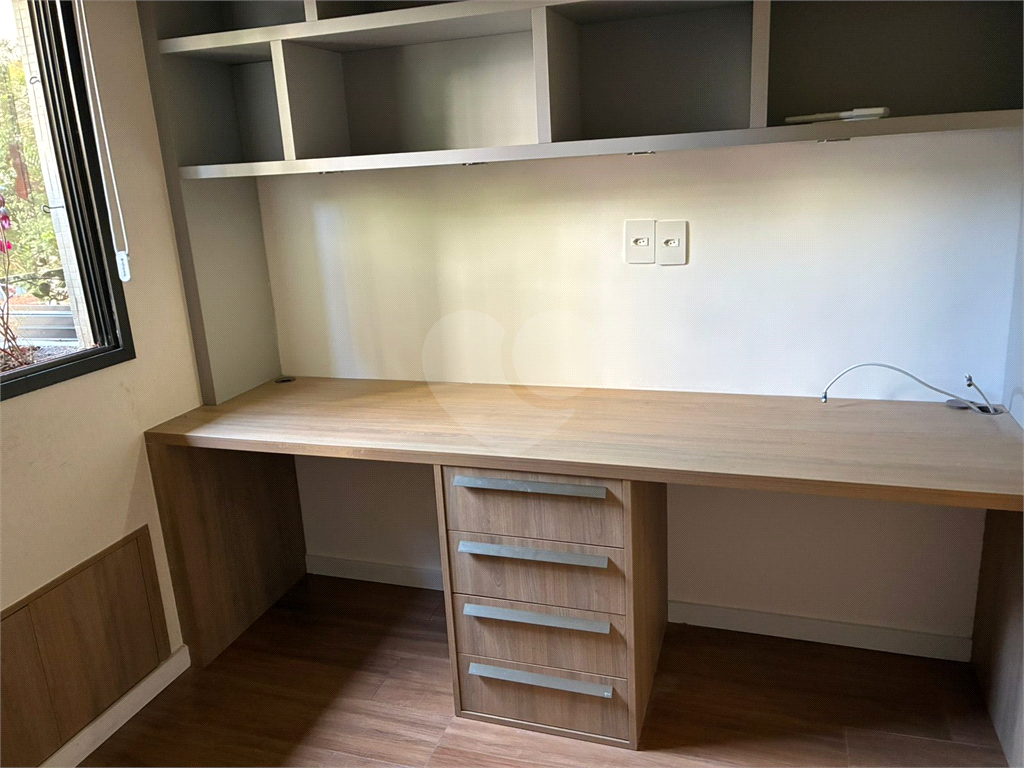 APARTAMENTO REFORMADO COM 2 QUARTOS SENDO 1 SUITE PROXIMO A ESTAÇÃO SANTA CRUZ