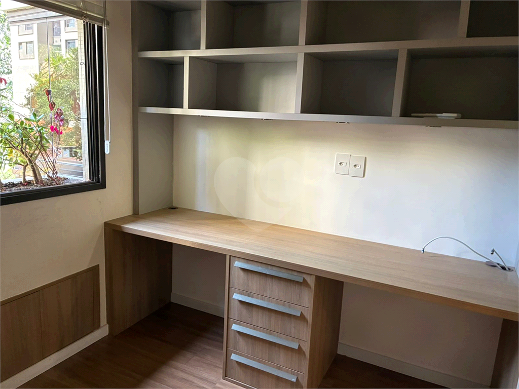 APARTAMENTO REFORMADO COM 2 QUARTOS SENDO 1 SUITE PROXIMO A ESTAÇÃO SANTA CRUZ