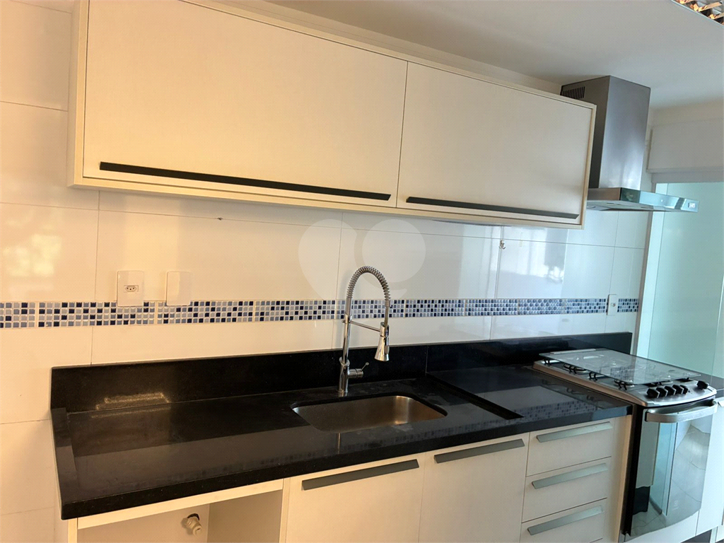 APARTAMENTO REFORMADO COM 2 QUARTOS SENDO 1 SUITE PROXIMO A ESTAÇÃO SANTA CRUZ