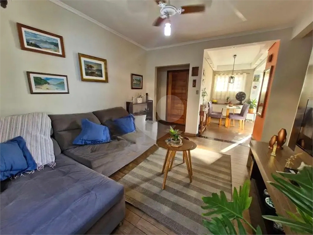 Apartamento com 3 dormitórios 