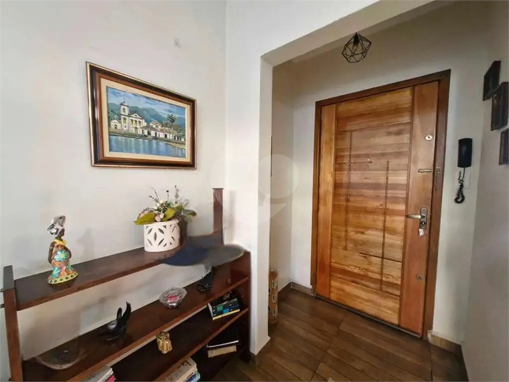 Apartamento com 3 dormitórios 