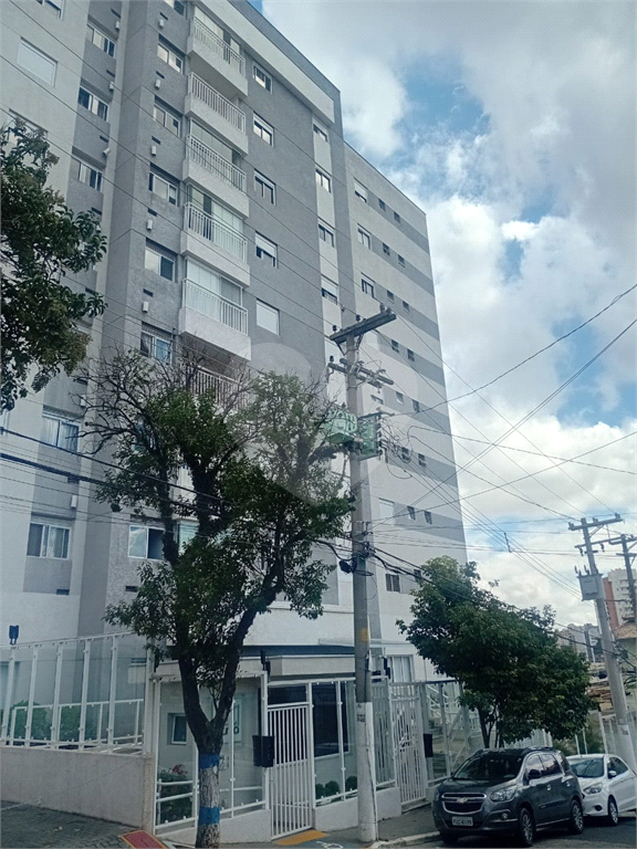 Lindo Apartamento de 61m² com Varanda de 2 dormitórios sendo 1 suíte com 1 vaga coberta, livre e espaçosa.