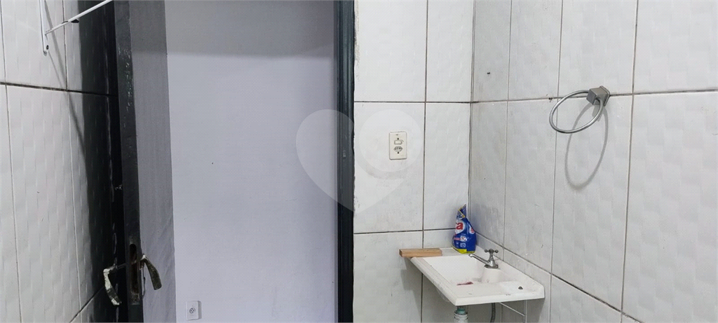 2 Casas –  Bairro Aricanduva -   c/ Salão Alugado –  56 m2 e  80 m2 – Terreno 5 x 25