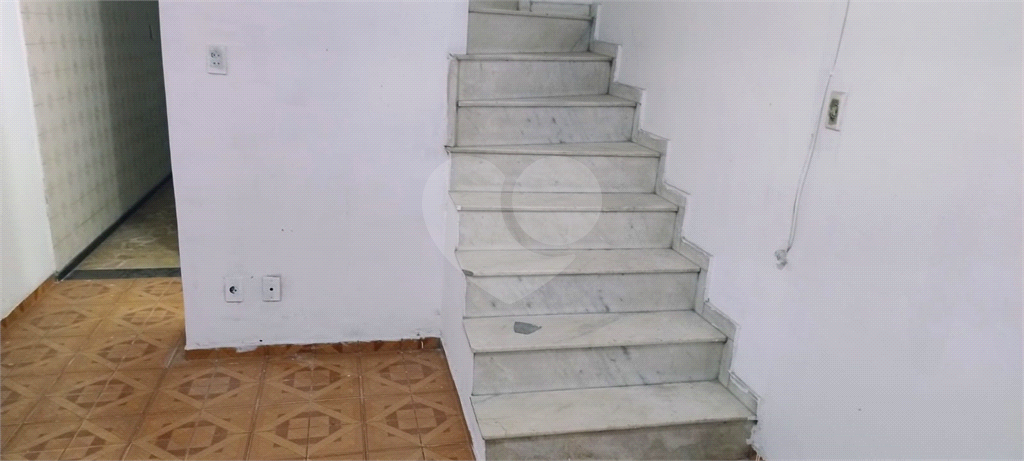 2 Casas –  Bairro Aricanduva -   c/ Salão Alugado –  56 m2 e  80 m2 – Terreno 5 x 25