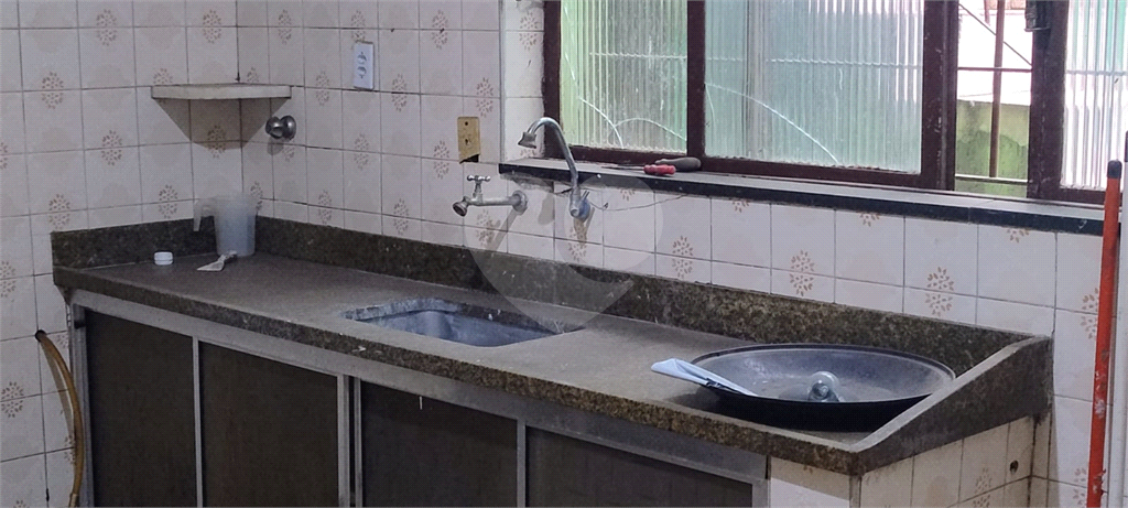 2 Casas –  Bairro Aricanduva -   c/ Salão Alugado –  56 m2 e  80 m2 – Terreno 5 x 25