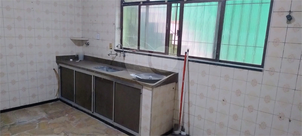 2 Casas –  Bairro Aricanduva -   c/ Salão Alugado –  56 m2 e  80 m2 – Terreno 5 x 25