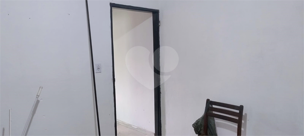 2 Casas –  Bairro Aricanduva -   c/ Salão Alugado –  56 m2 e  80 m2 – Terreno 5 x 25