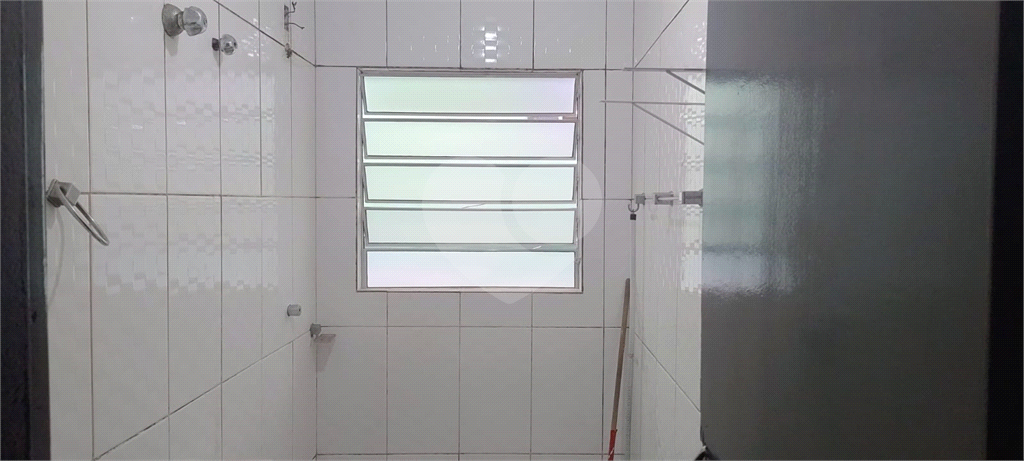 2 Casas –  Bairro Aricanduva -   c/ Salão Alugado –  56 m2 e  80 m2 – Terreno 5 x 25