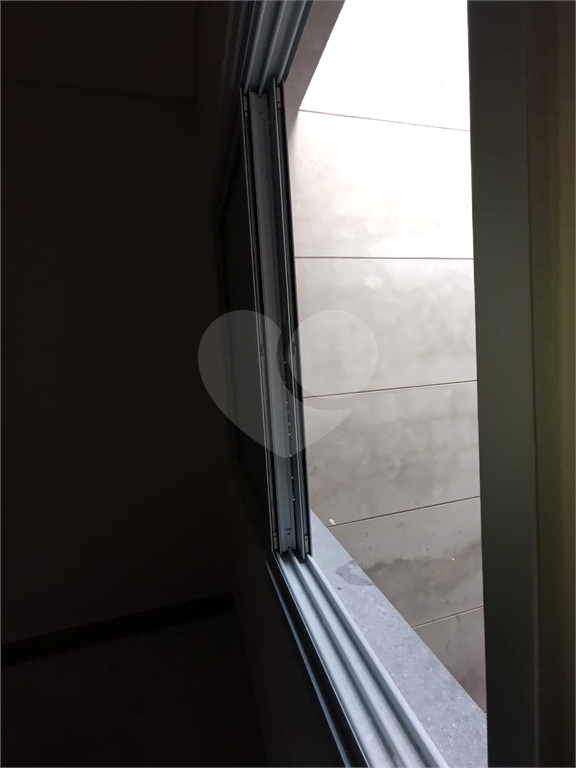 Excelente sobrado novo em travessa tranquila no bairro do Tucuruvi, ideal para quem busca conforto, privacidade e qualidade de vida.