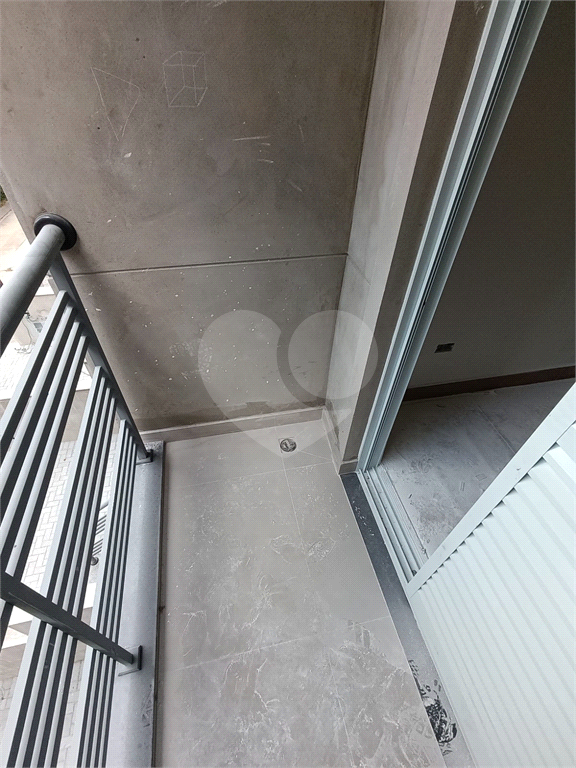 Excelente sobrado novo em travessa tranquila no bairro do Tucuruvi, ideal para quem busca conforto, privacidade e qualidade de vida.