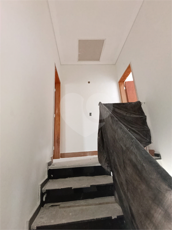 Excelente sobrado novo em travessa tranquila no bairro do Tucuruvi, ideal para quem busca conforto, privacidade e qualidade de vida.
