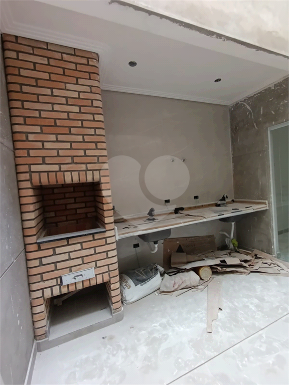 Excelente sobrado novo em travessa tranquila no bairro do Tucuruvi, ideal para quem busca conforto, privacidade e qualidade de vida.