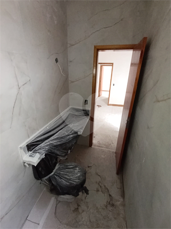 Excelente sobrado novo em travessa tranquila no bairro do Tucuruvi, ideal para quem busca conforto, privacidade e qualidade de vida.