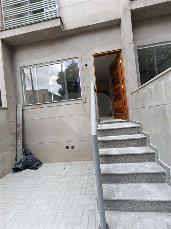 Excelente sobrado novo em travessa tranquila no bairro do Tucuruvi, ideal para quem busca conforto, privacidade e qualidade de vida.