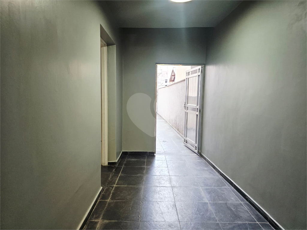 4 dormitórios, 1 suíte, 3 banheiros, 2 vagas, Área Total: 130,00 m², Construído: 174,00 m²