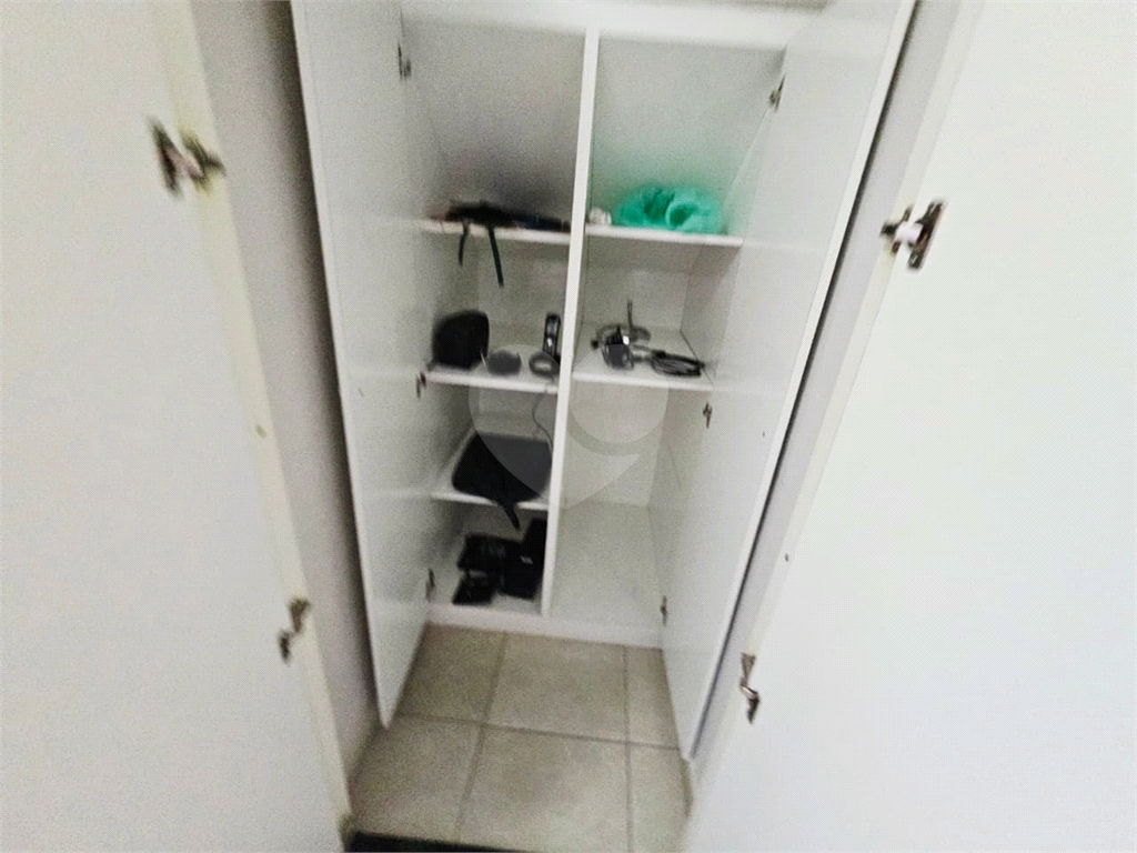 4 dormitórios, 1 suíte, 3 banheiros, 2 vagas, Área Total: 130,00 m², Construído: 174,00 m²
