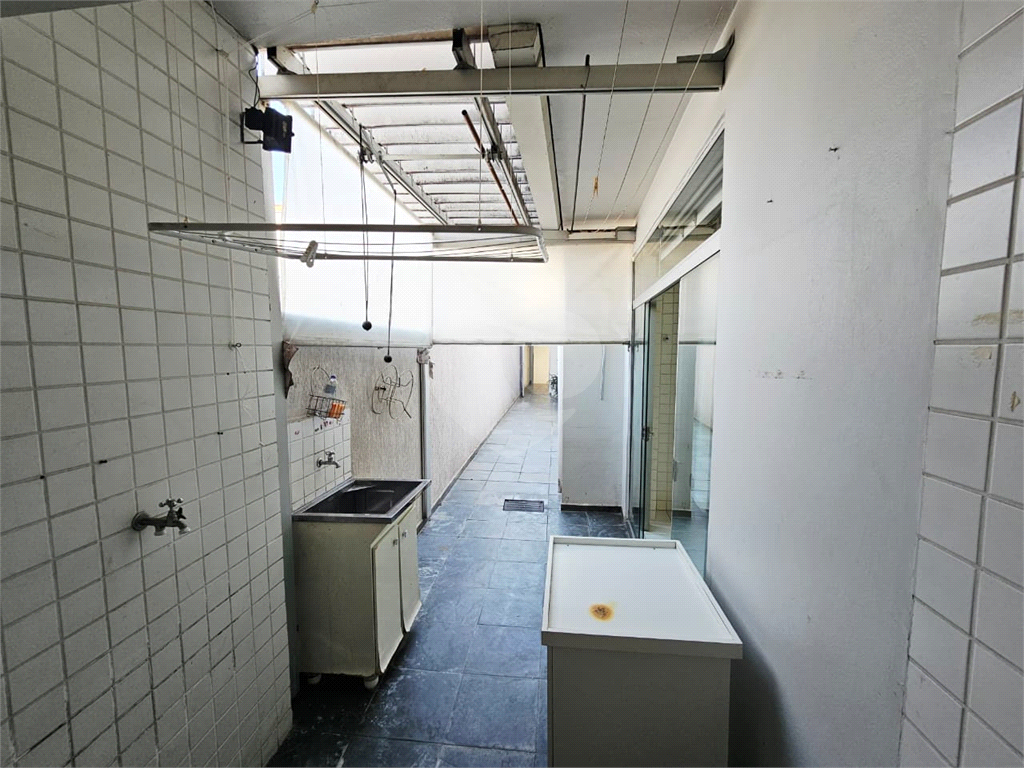4 dormitórios, 1 suíte, 3 banheiros, 2 vagas, Área Total: 130,00 m², Construído: 174,00 m²
