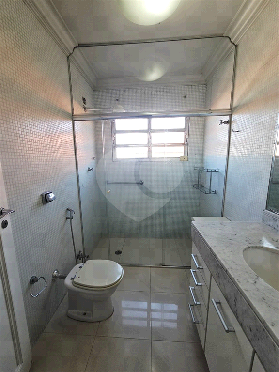 4 dormitórios, 1 suíte, 3 banheiros, 2 vagas, Área Total: 130,00 m², Construído: 174,00 m²
