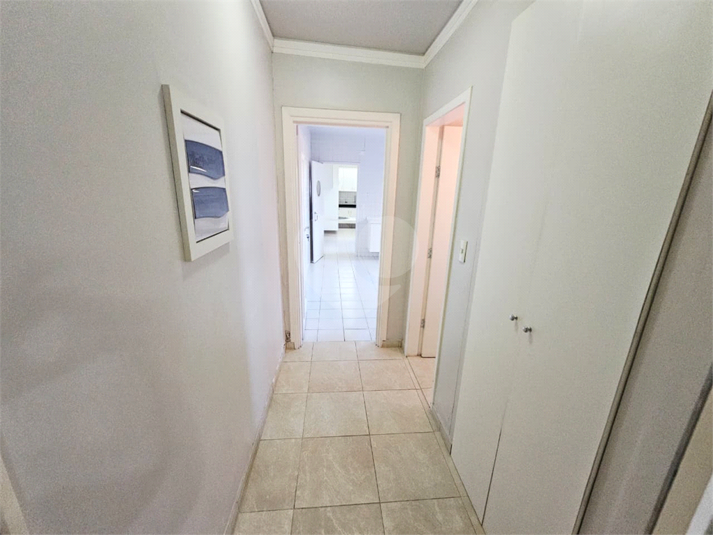 4 dormitórios, 1 suíte, 3 banheiros, 2 vagas, Área Total: 130,00 m², Construído: 174,00 m²