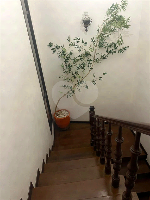 Sobrado Espaçoso e Decorado nas Palmas do Tremembé – 316m², Suíte com Varanda e 3 Vagas