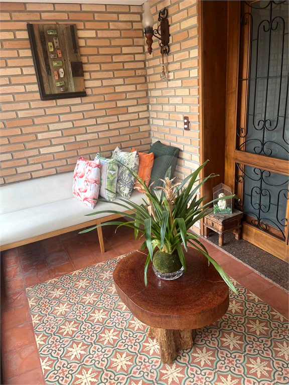 Sobrado Espaçoso e Decorado nas Palmas do Tremembé – 316m², Suíte com Varanda e 3 Vagas