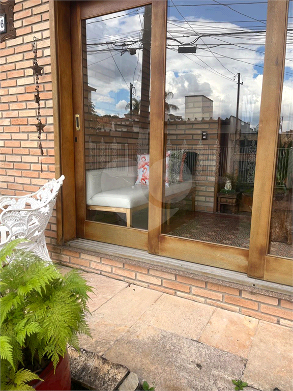 Sobrado Espaçoso e Decorado nas Palmas do Tremembé – 316m², Suíte com Varanda e 3 Vagas