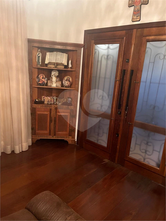 Sobrado Espaçoso e Decorado nas Palmas do Tremembé – 316m², Suíte com Varanda e 3 Vagas
