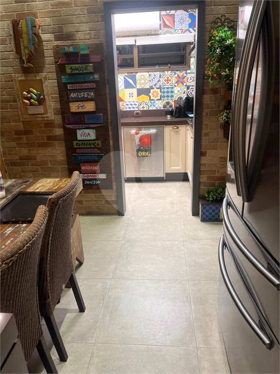 Sobrado Espaçoso e Decorado nas Palmas do Tremembé – 316m², Suíte com Varanda e 3 Vagas