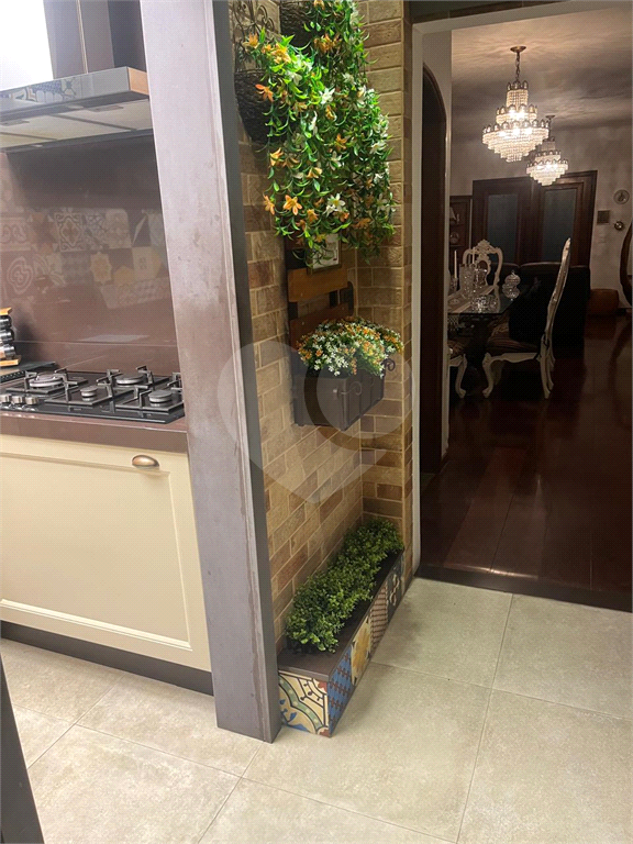 Sobrado Espaçoso e Decorado nas Palmas do Tremembé – 316m², Suíte com Varanda e 3 Vagas