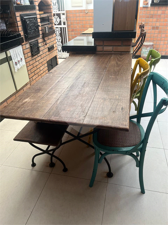 Sobrado Espaçoso e Decorado nas Palmas do Tremembé – 316m², Suíte com Varanda e 3 Vagas