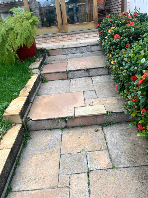 Sobrado Espaçoso e Decorado nas Palmas do Tremembé – 316m², Suíte com Varanda e 3 Vagas