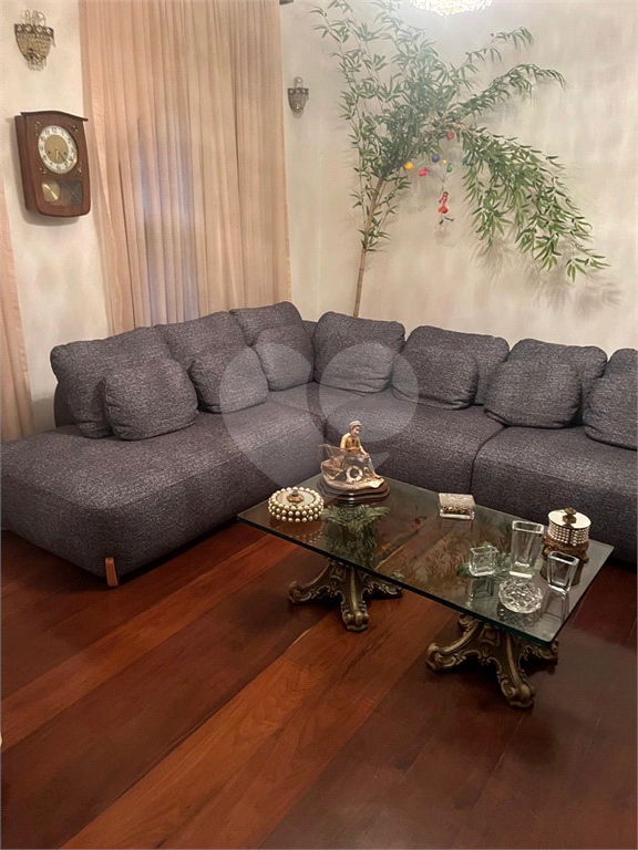 Sobrado Espaçoso e Decorado nas Palmas do Tremembé – 316m², Suíte com Varanda e 3 Vagas