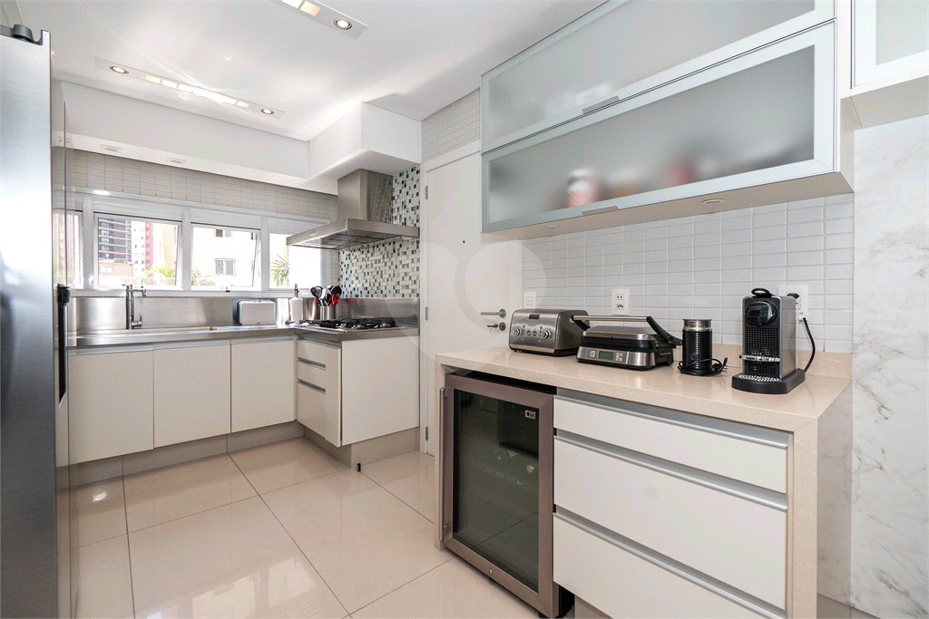 Apartamento para venda com 190 m², 3 suítes, 3 vagas na Vila Madalena-SP