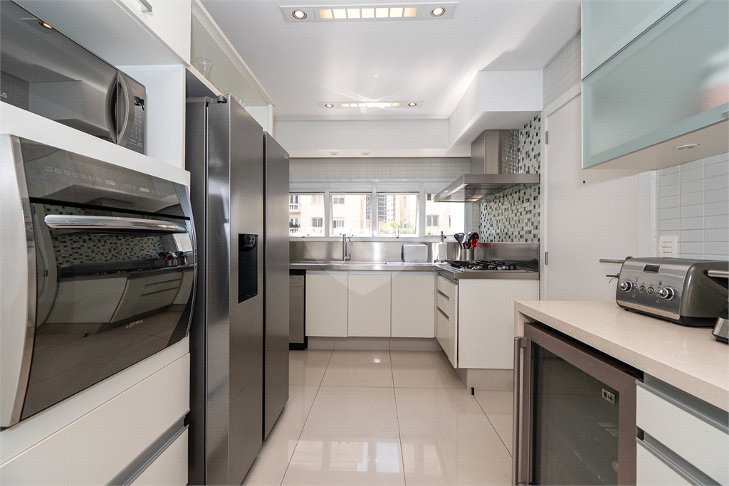 Apartamento para venda com 190 m², 3 suítes, 3 vagas na Vila Madalena-SP