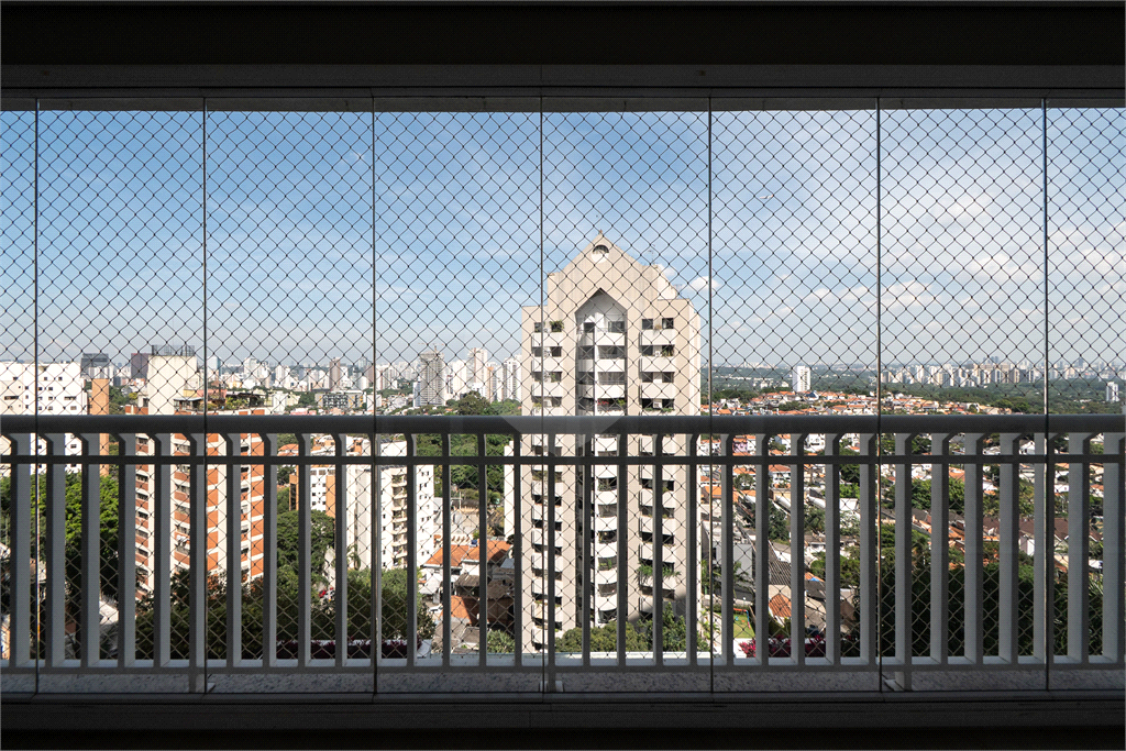 Apartamento para venda com 190 m², 3 suítes, 3 vagas na Vila Madalena-SP