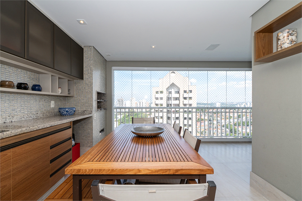 Apartamento para venda com 190 m², 3 suítes, 3 vagas na Vila Madalena-SP