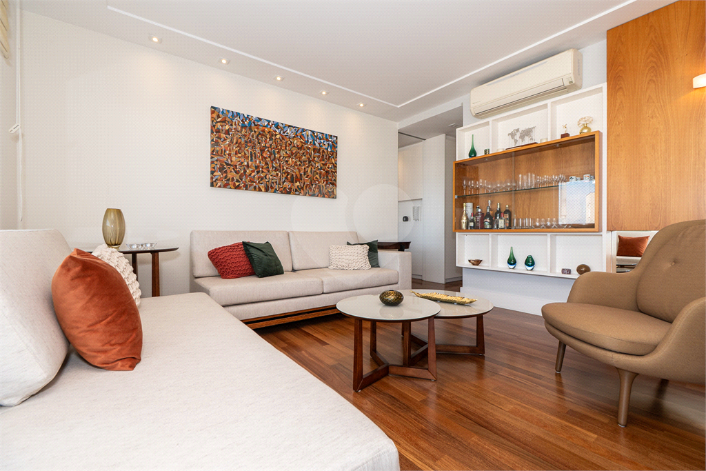 Apartamento para venda com 190 m², 3 suítes, 3 vagas na Vila Madalena-SP